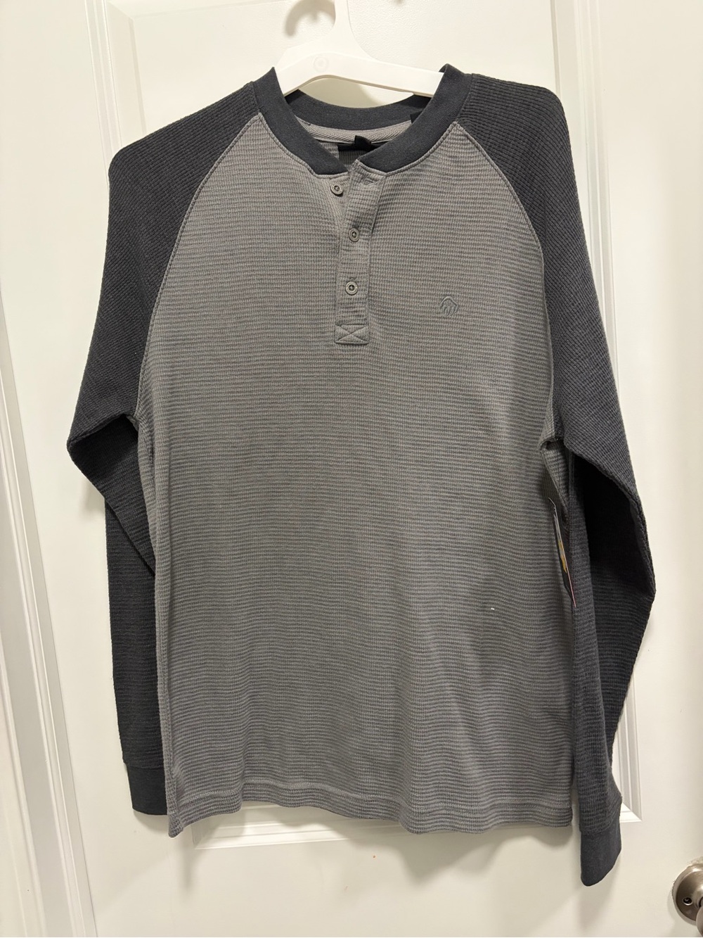 Wolverine Men's Two-Tone Gray Henley Long-Sleeve Shirt medium nwt